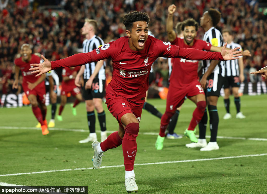 新晋冠军球队取得了惊心动魄的胜利(新任冠军)