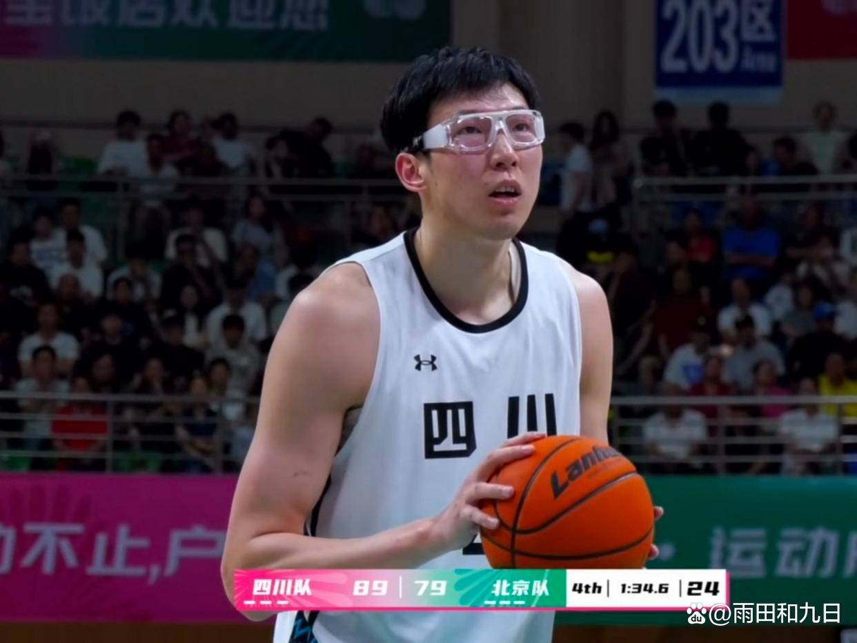 上海男篮外线进攻连发,助力球队轻松取胜的简单介绍 上海男篮外线进攻连发,助力球队轻松取胜的简单介绍