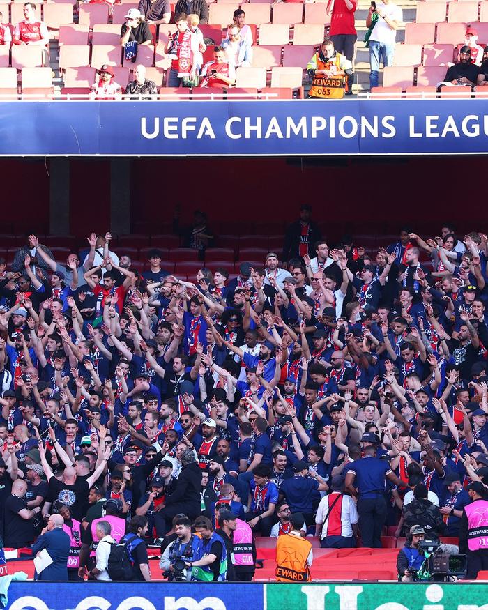 关于斯特拉斯堡击败对手,触发球迷疯狂的信息 关于斯特拉斯堡击败对手,触发球迷疯狂的信息