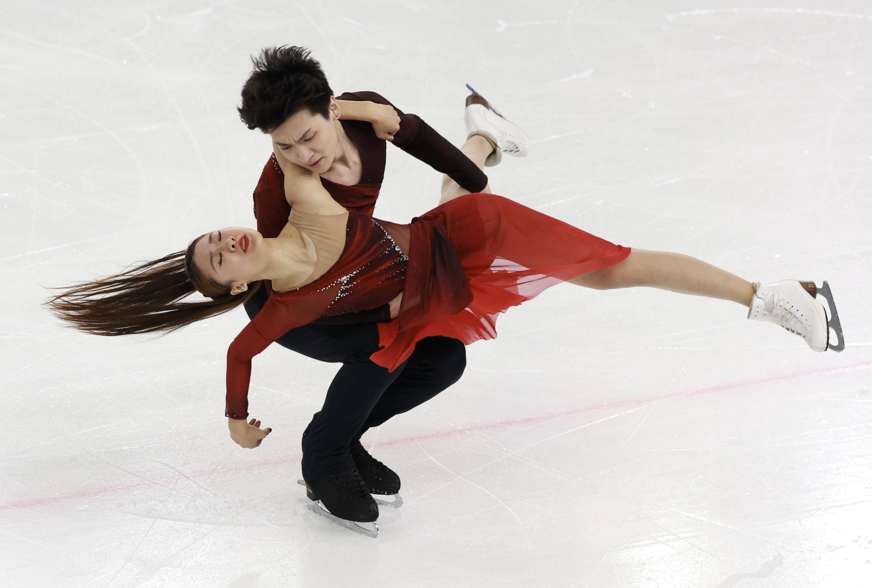 包含美国选手夺得双人冰舞金牌,实力无可比拟的词条 包含美国选手夺得双人冰舞金牌,实力无可比拟的词条