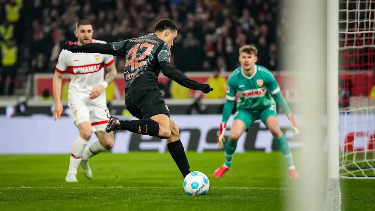 斯图加特难挡拜仁压力,球队排名下滑 斯图加特难挡拜仁压力,球队排名下滑