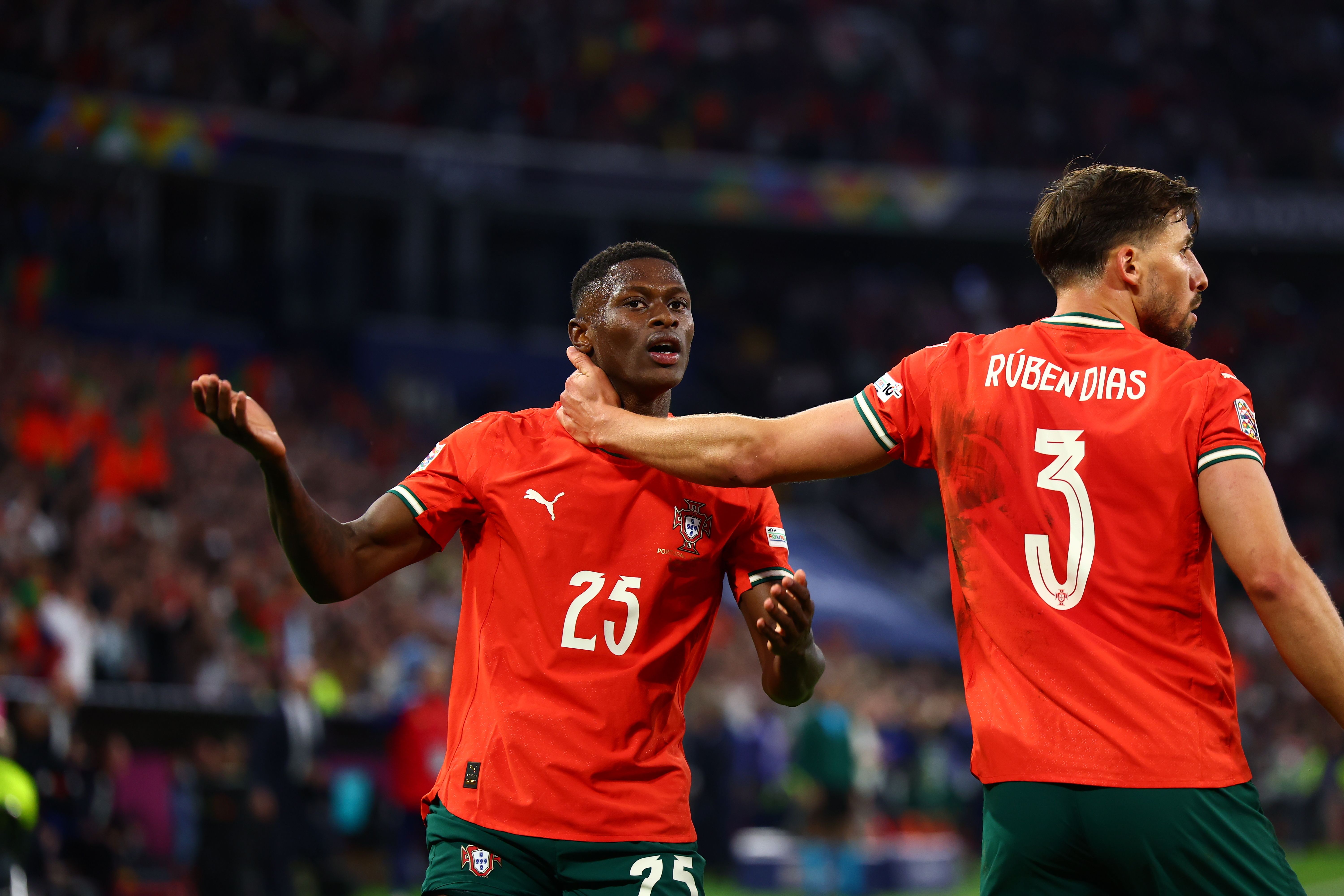 葡萄牙队员连续取胜,势不可挡进军欧洲联赛 葡萄牙队员连续取胜,势不可挡进军欧洲联赛