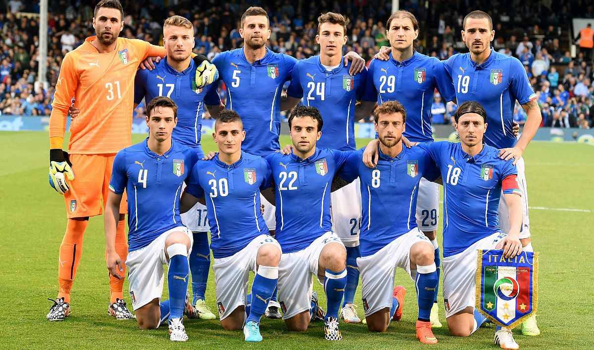 本周末联赛再掀高潮,球队实力对决备受关注 本周末联赛再掀高潮,球队实力对决备受关注