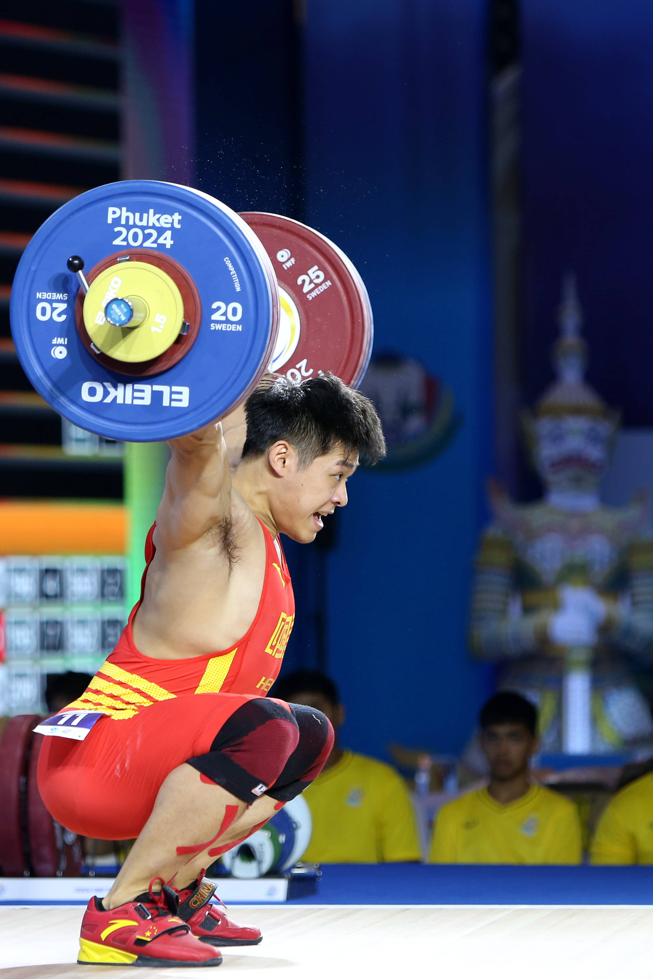 关于举重选手斗志昂扬,向成功发起冲刺的信息 关于举重选手斗志昂扬,向成功发起冲刺的信息