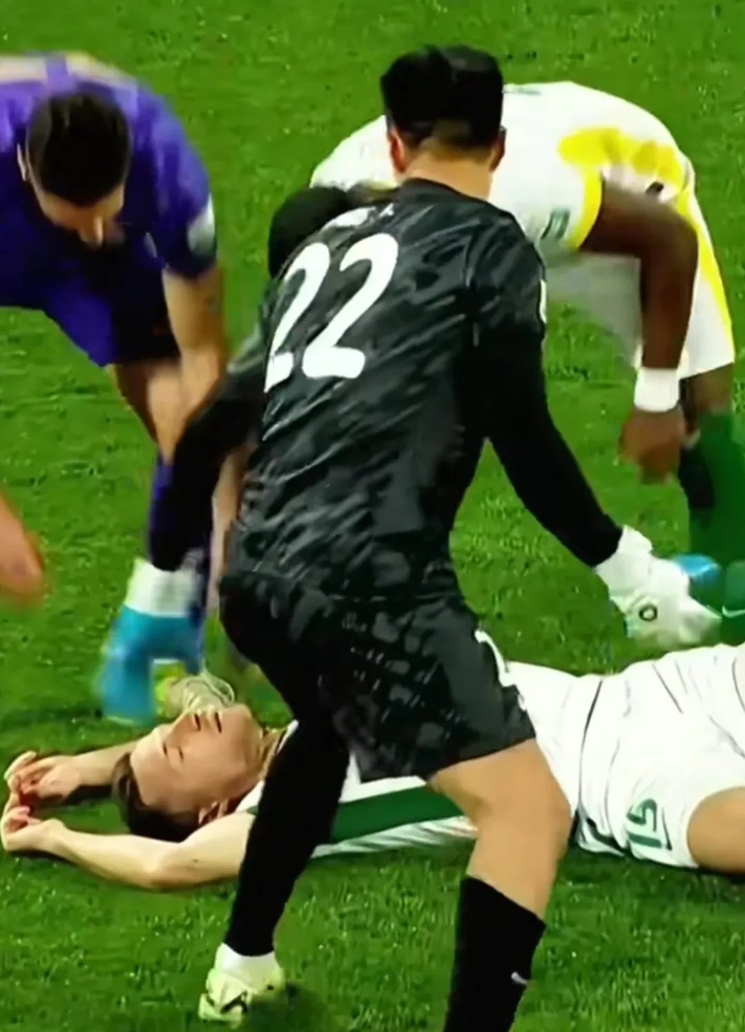 汉诺威队员受伤,影响球队表现! 汉诺威队员受伤,影响球队表现!