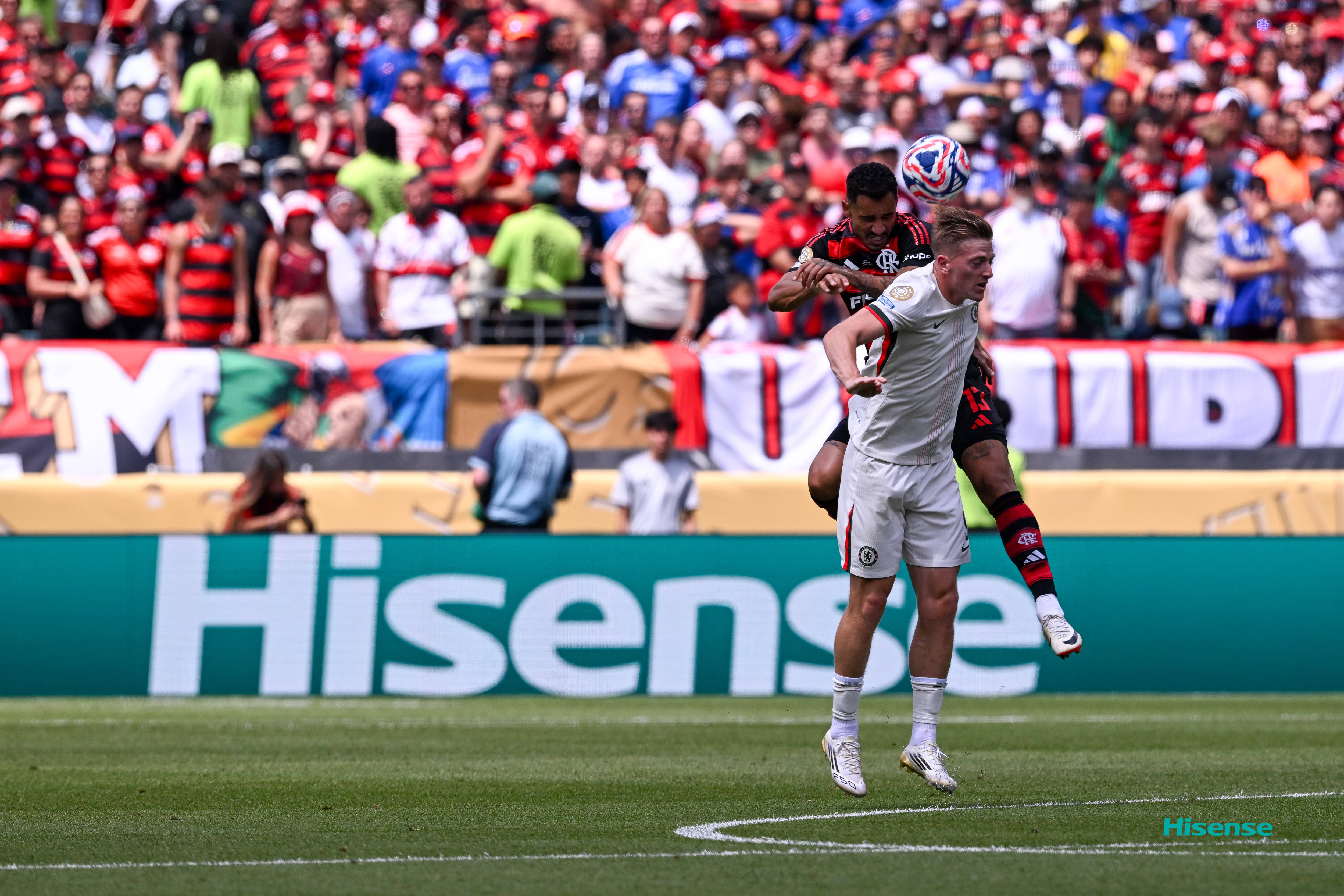 悬念重重,欧洲联赛竞争激烈引人瞩目 悬念重重,欧洲联赛竞争激烈引人瞩目