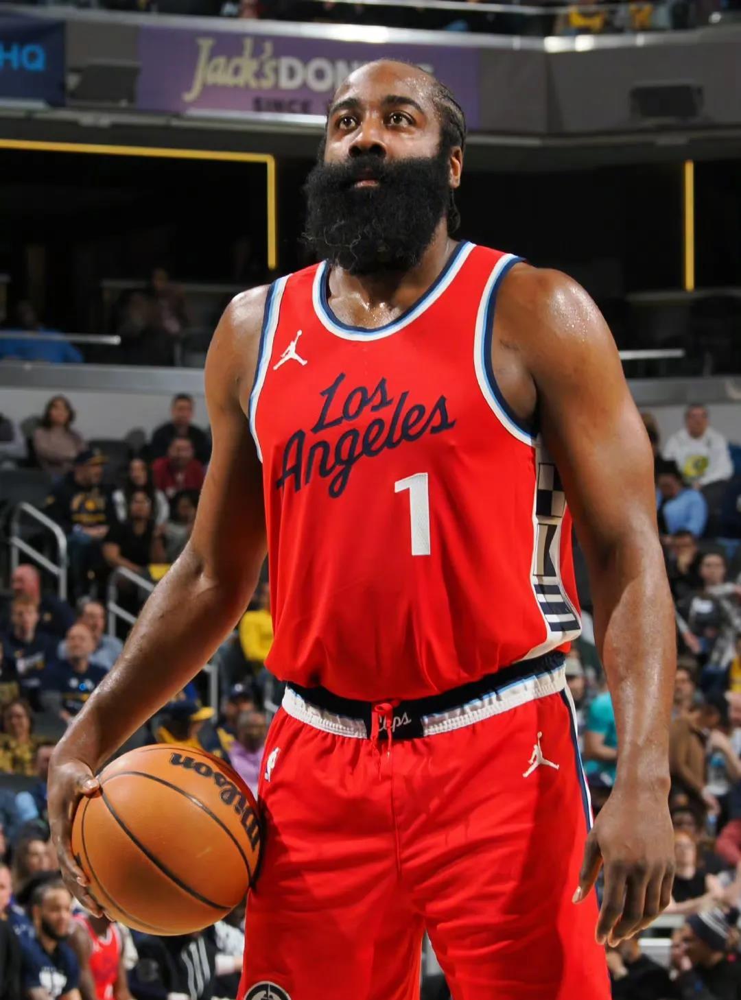 火箭惨败独行侠,哈登状态低迷 火箭惨败独行侠,哈登状态低迷